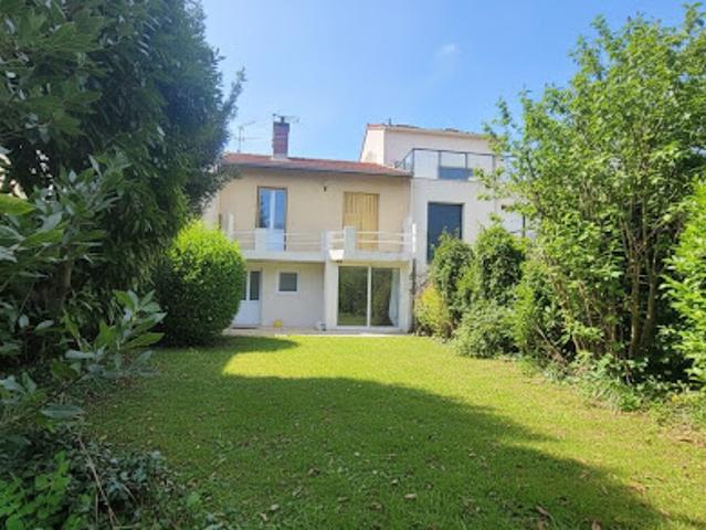 Vente Maison 4 pièces 90.86 m2 Rueil Malmaison