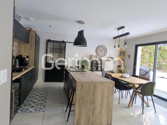 Vente Maison 4 pièces + cuisine 91 m² 499 000 €