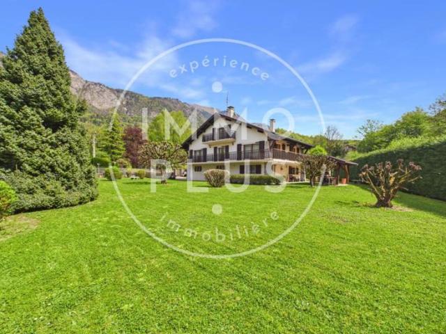 Vente Maison 4 pièces + cuisine 196 m² 653 000 AYSE