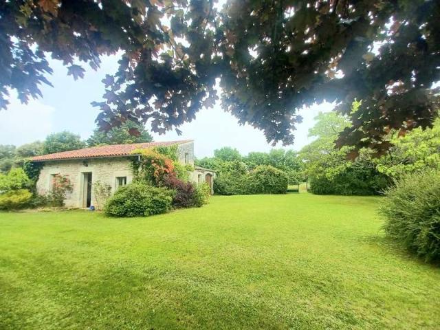 Vente maison 4 pièces Bords 17