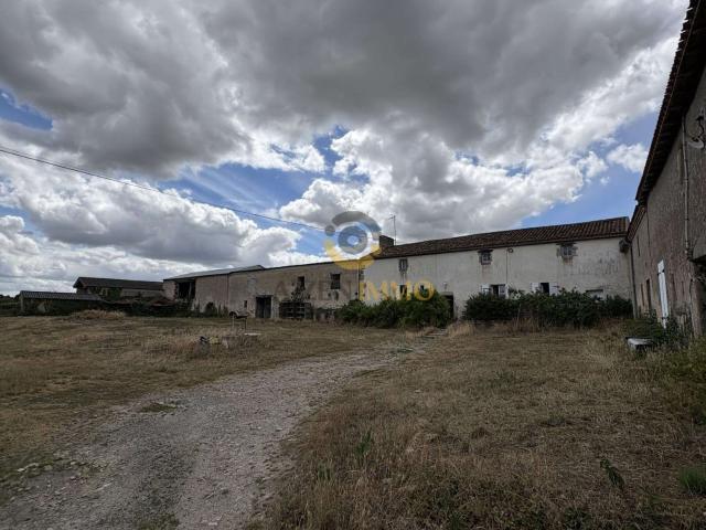 Vente maison 4 pièces Faye l'Abbesse 79