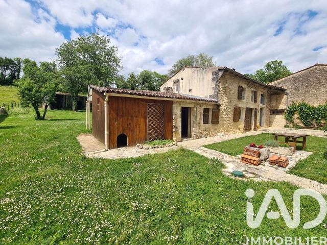 Vente maison 4 pièces Fenioux 17