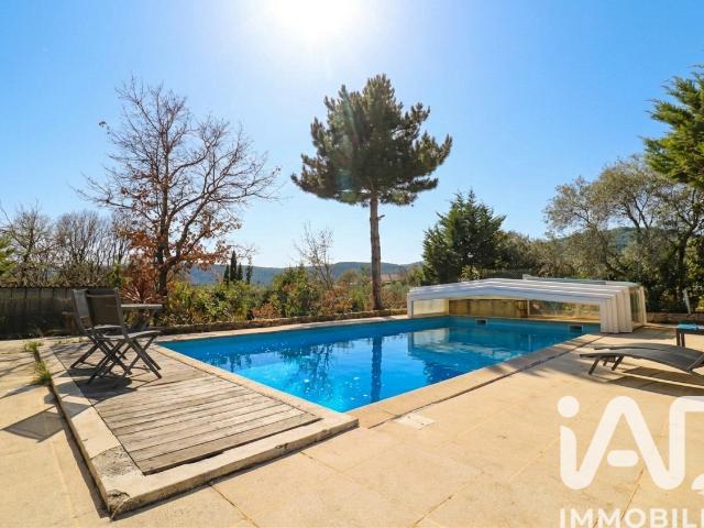 Vente maison 4 pièces La Roquebrussanne 83