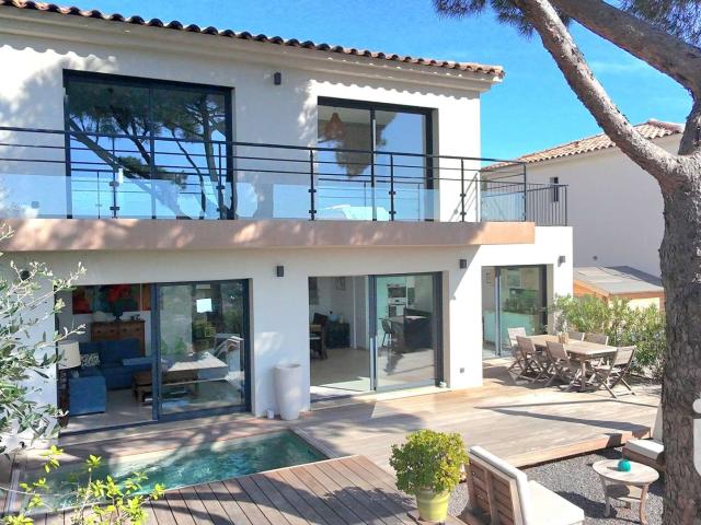 Vente maison 4 pièces Le Lavandou 83