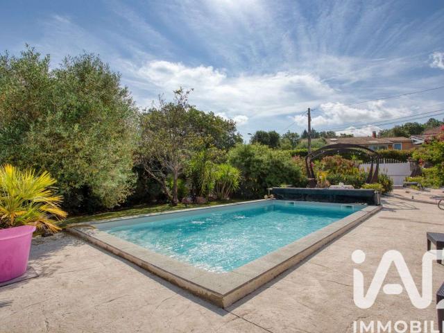 Vente maison 4 pièces Les Mayons 83