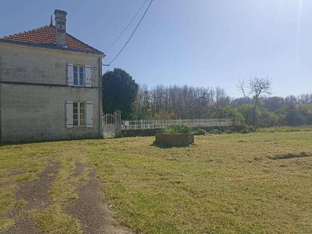 Vente maison 4 pièces Saint Fort sur Gironde 17