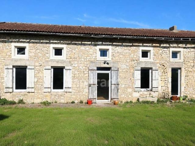 Vente maison 4 pièces Saint Palais de Négrignac 17