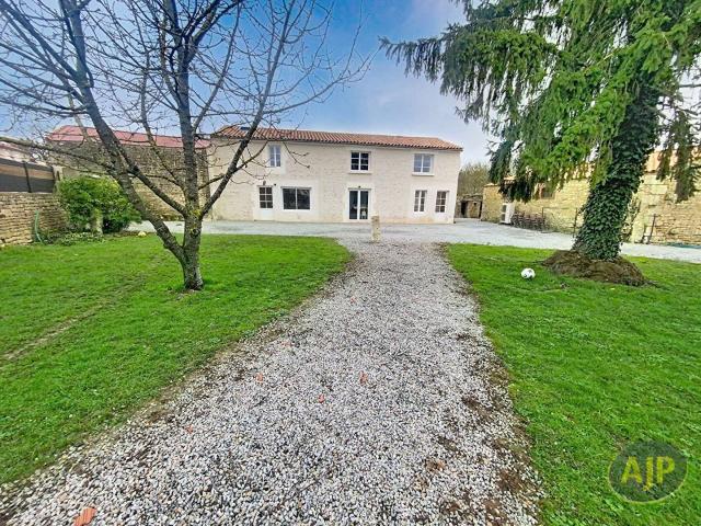 Vente maison 4 pièces Sainte Gemme la Plaine 85