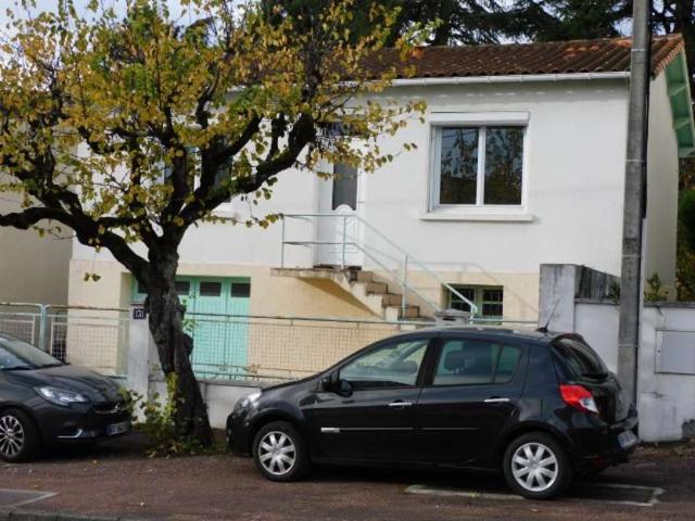 Vente maison 4 pièces Saintes 17