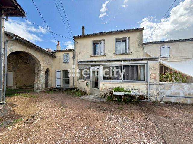 Vente maison 4 pièces Saintes 17