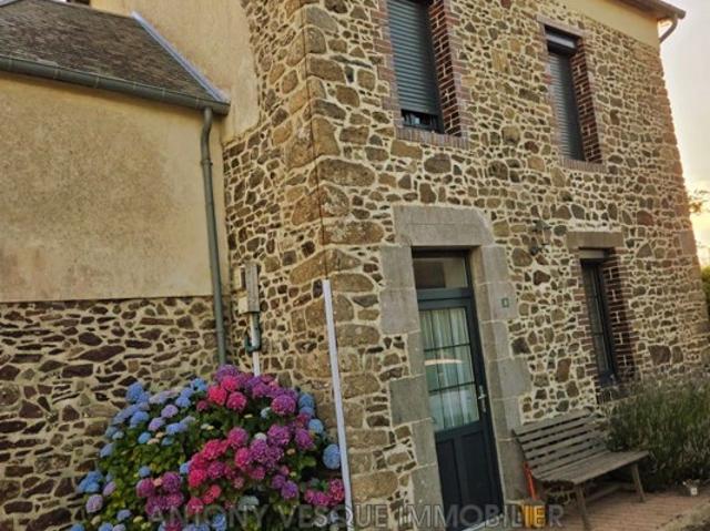 BELLE MAISON EN PIERRES RENOVEE, A 5 MINUTES de COUTANCES, sit
