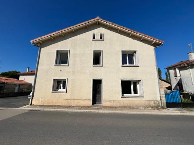 Vente Maison 5 pièces 104 m2 Confolens