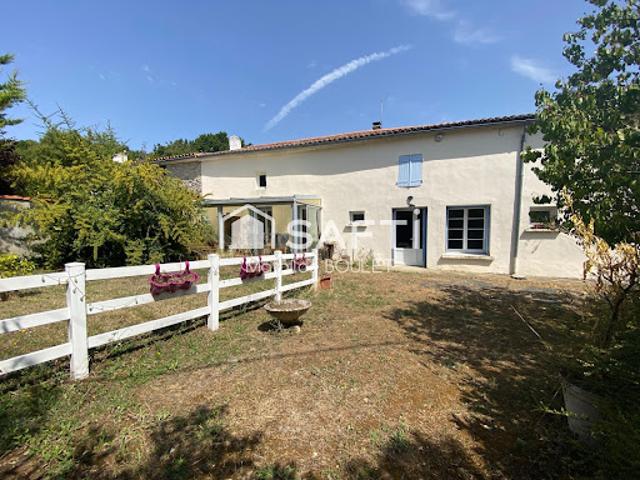 Vente Maison 5 pièces 104 m2 Saint Jean d'Angély