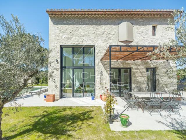 Vente Maison 5 pièces 107.46 m2 Eygalières