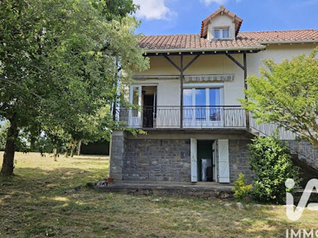 Vente Maison 5 pièces 108 m2 Saint Etienne de Maurs