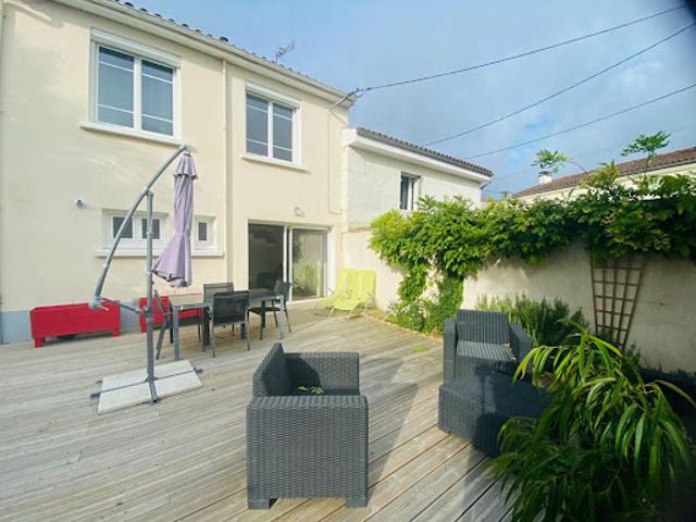 Vente Maison 5 pièces 100 m2 Saintes
