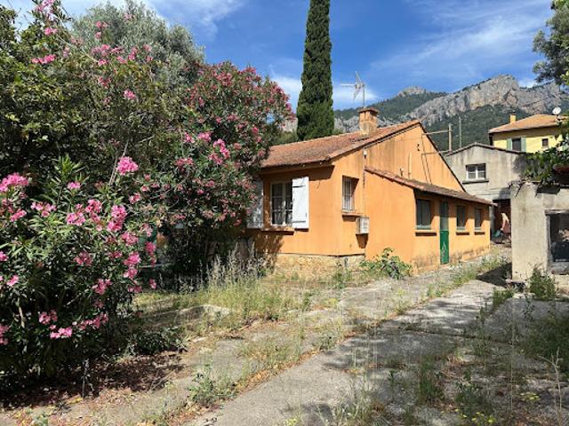 Vente Maison 5 pièces 102 m2 Le Revest les Eaux