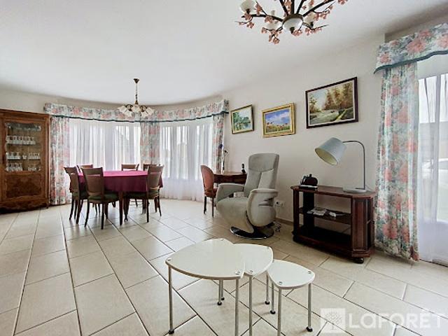 Vente Maison 5 pièces 116 m2 Estaires