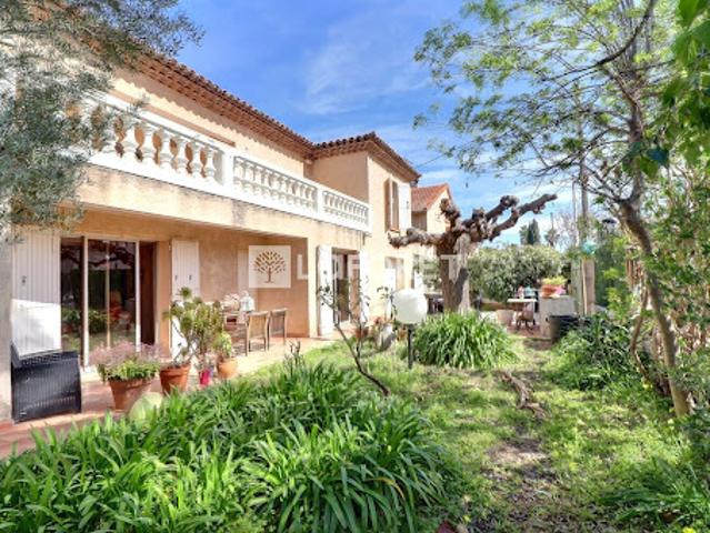 Vente Maison 5 pièces 116.33 m2 Hyeres