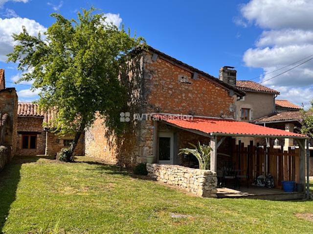 Vente Maison 5 pièces 110 m2 Javerlhac et la Chapelle Saint Robert