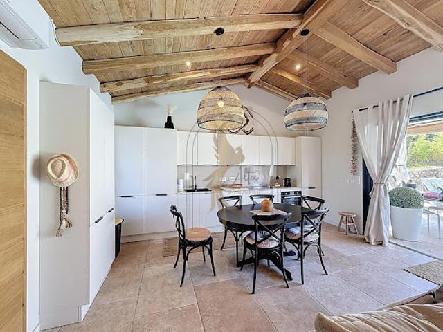 Vente Maison 5 pièces 110 m2 Sainte lucie de porto vecchio