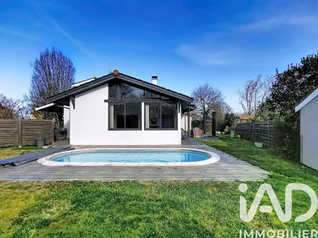 Vente Maison 5 pièces 127 m2 Léognan
