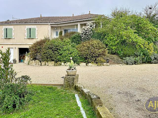 Vente Maison 5 pièces 128.82 m2 Jarnac Champagne