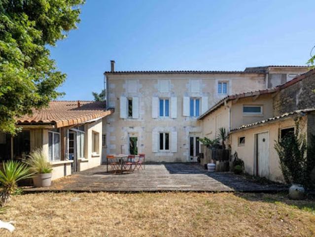Vente Maison 5 pièces 129 m2 Saint Yrieix sur Charente