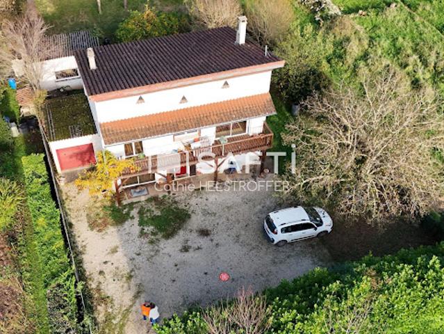 Vente Maison 5 pièces 122 m2 Tour de Faure