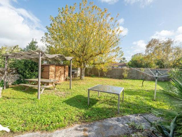 Vente Maison 5 pièces 135 m2 Saint Just Luzac