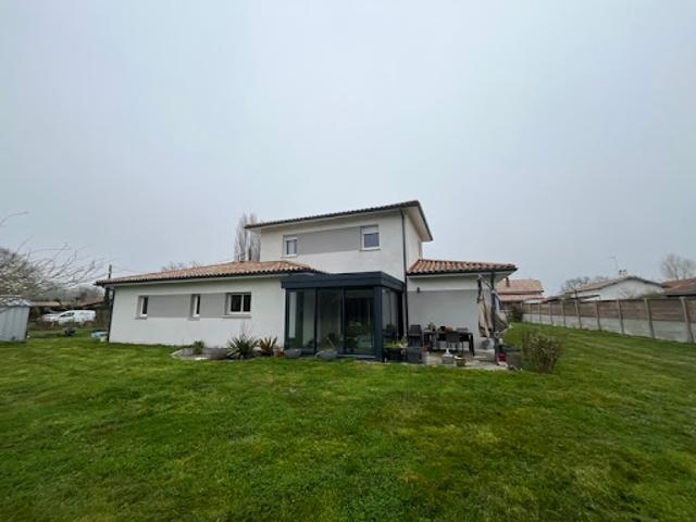 Vente Maison 5 pièces 136 m2 Mios