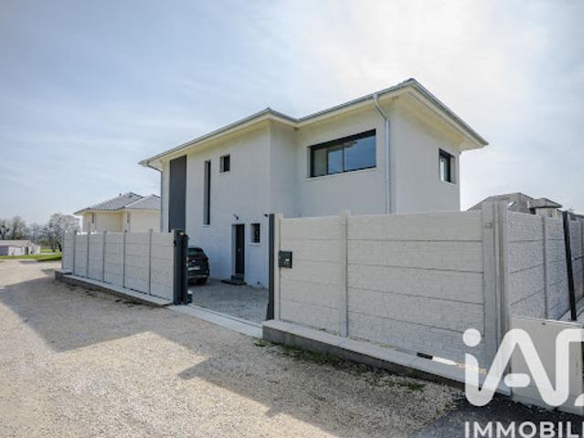 Vente Maison 5 pièces 136 m2 Saint Jean de Gonville