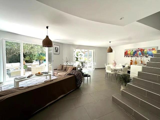 Vente Maison 5 pièces 136.39 m2 Rayol Canadel sur Mer