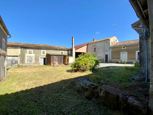 Vente Maison 5 pièces 137 m2 Saint Ciers du Taillon