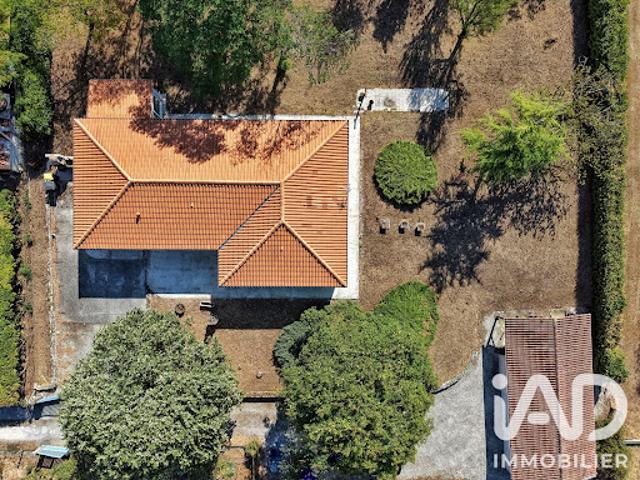 Vente Maison 5 pièces 137 m2 Sireuil