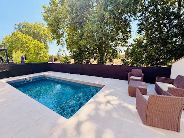 Vente Maison 5 pièces 137 m2 Uzès