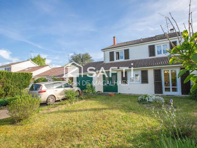 Vente Maison 5 pièces 138 m2 Le Mesnil Saint Denis