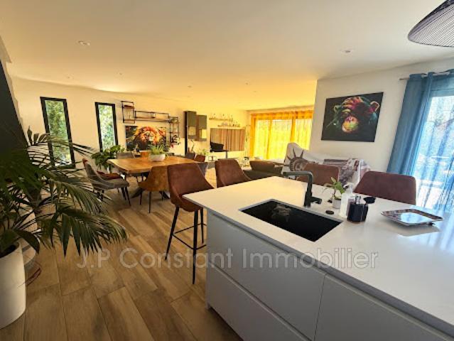 Vente Maison 5 pièces 138 m2 Saint Cyr sur Mer