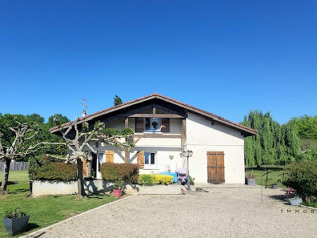 Vente Maison 5 pièces 132 m2 Roaillan