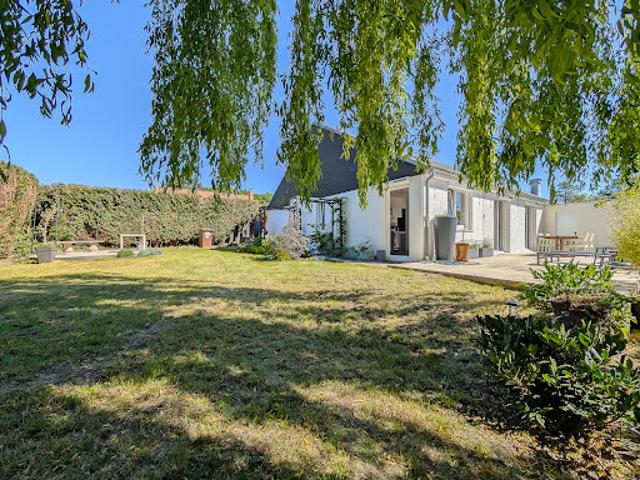 Vente Maison 5 pièces 133 m2 Montfort l'Amaury