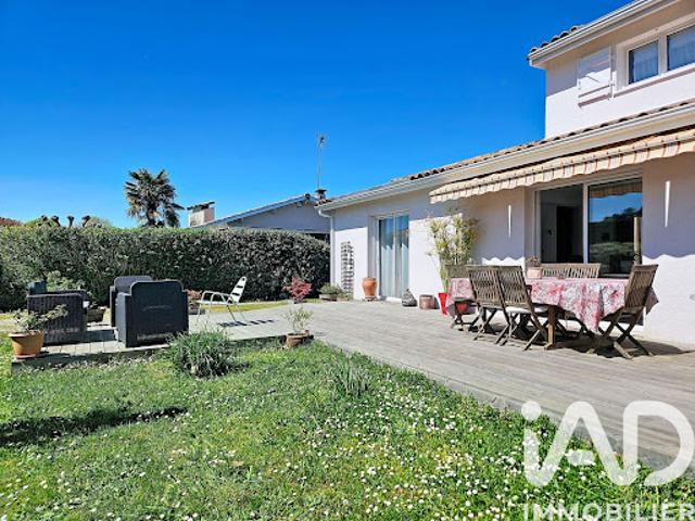Vente Maison 5 pièces 133 m2 Saint Médard en Jalles