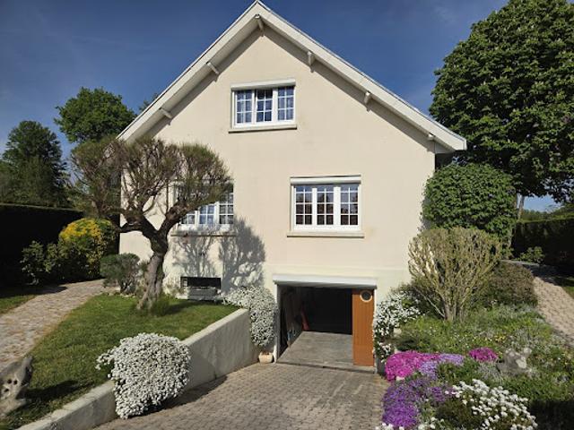 Vente Maison 5 pièces 144 m2 Saint Julien les Villas