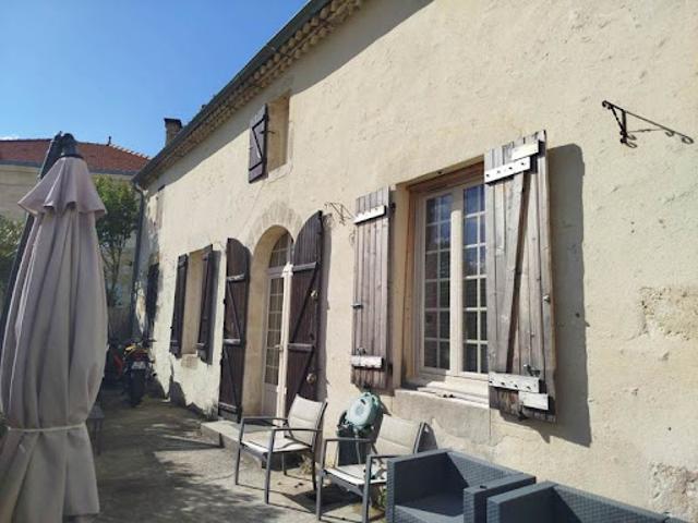 Vente Maison 5 pièces 145 m2 Saint Germain d'Esteuil