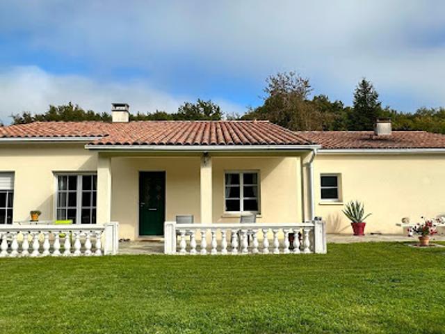 Vente Maison 5 pièces 145 m2 Saintes