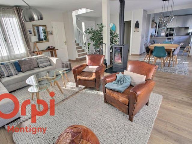 Vente Maison 5 pièces 145 m2 Voisins le Bretonneux