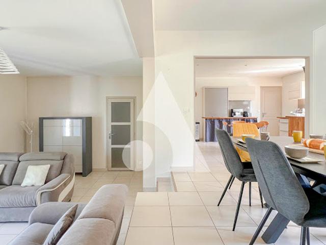 Vente Maison 5 pièces 147 m2 Saintes