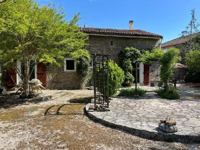Vente Maison 5 pièces 147 m2 Villefagnan