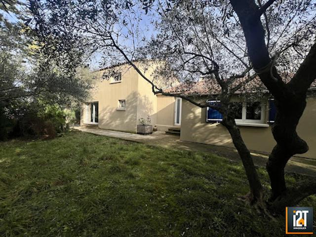 Vente Maison 5 pièces 148 m2 Uzès