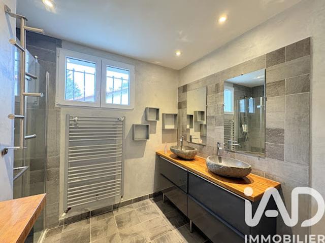 Vente Maison 5 pièces 149 m2 Ambares et lagrave