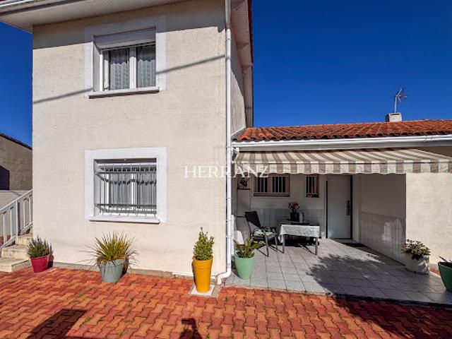 Vente Maison 5 pièces 140 m2 Begles